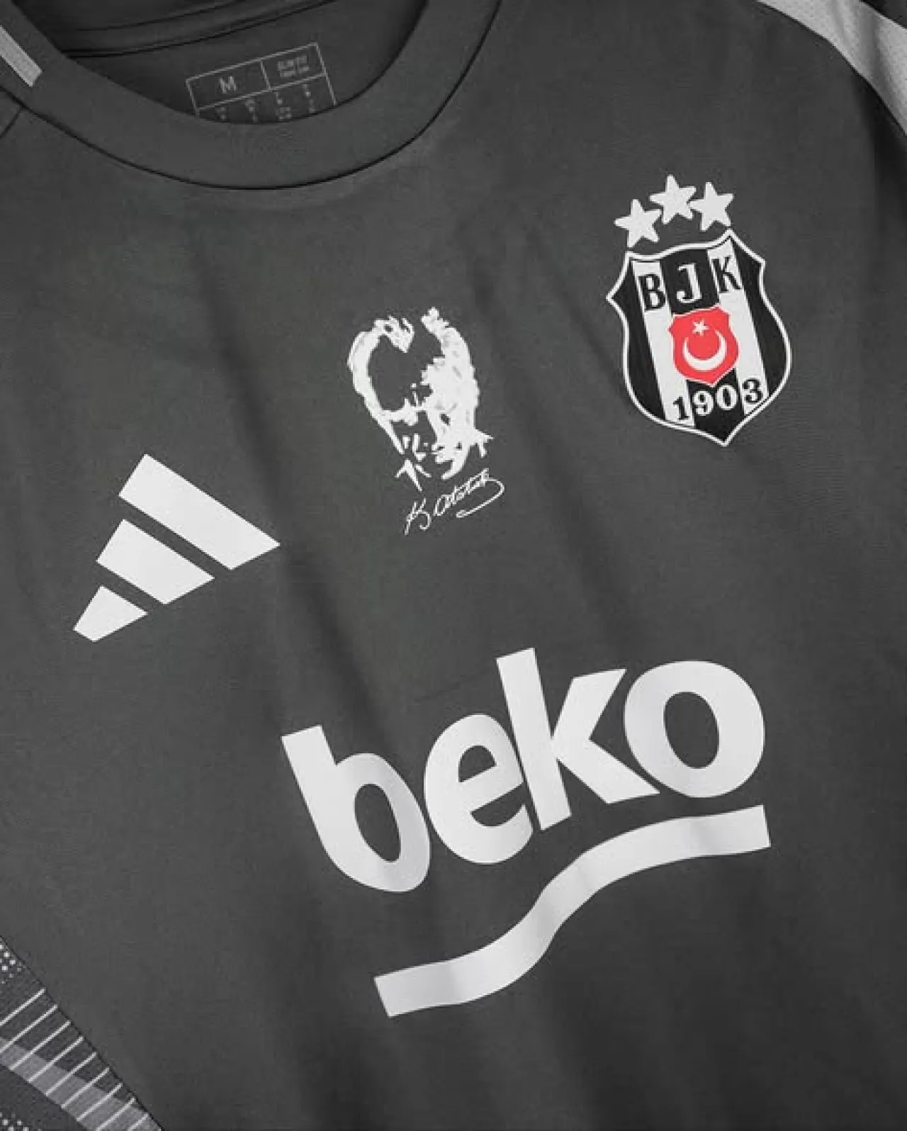 Beşiktaş, Saha Çıkışında Gri Forma ve Şort Tercih Edecek