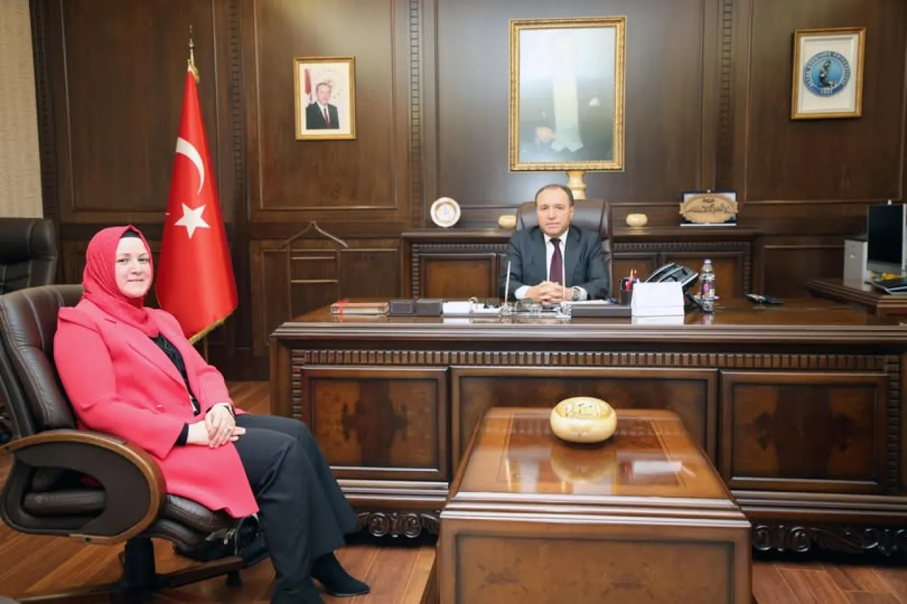 Aile Danışmanı Müjgan Gölçük Yağcı, AKÜ Rektörü Karakaş'ı Ziyaret Etti
