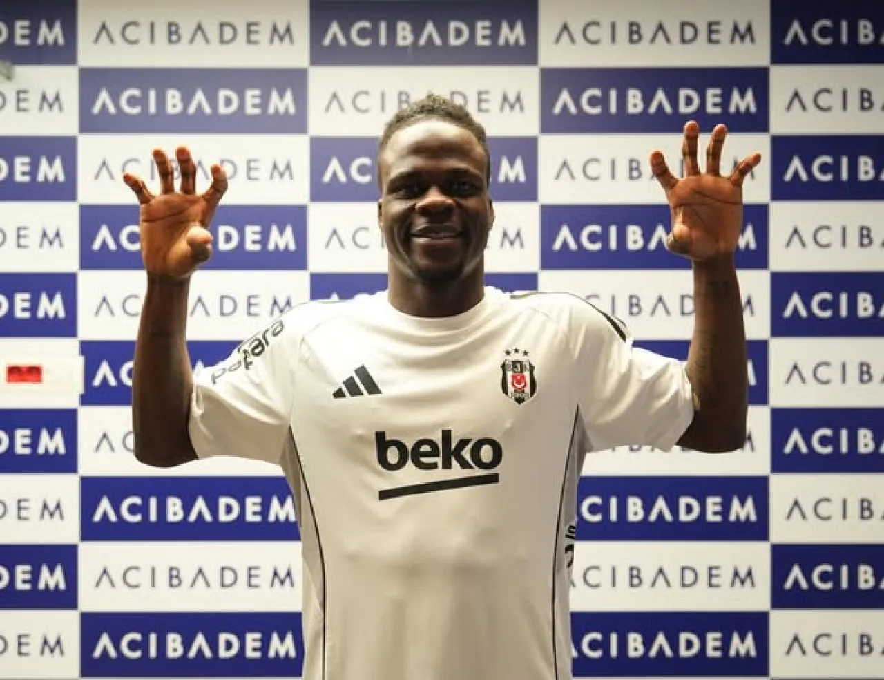 Beşiktaş'ın Yeni Transferi Junior Olaitan Sağlık Kontrolünden Geçti