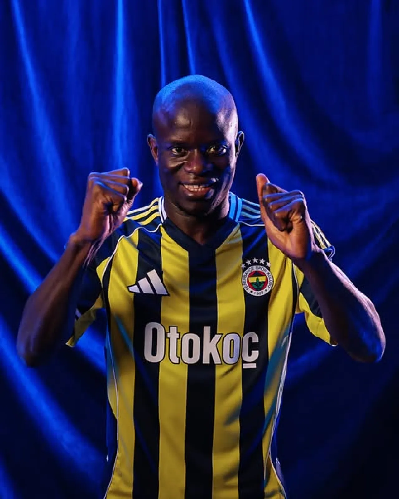 Fenerbahçe, Yıldız Orta Saha N'Golo Kanté'yi Transfer Etti