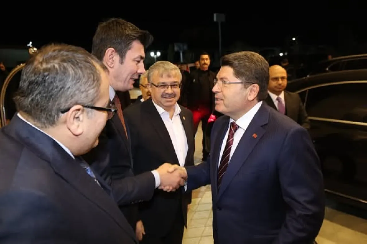 Adalet Bakanı Yılmaz Tunç Afyonkarahisar'da Konferans Açılışı ve İş Dünyası Buluşmasına Katıldı