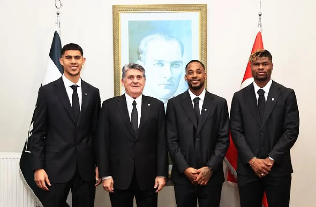 Beşiktaş'ta Yeni Transferler Başkan Adalı ile Tanıştı