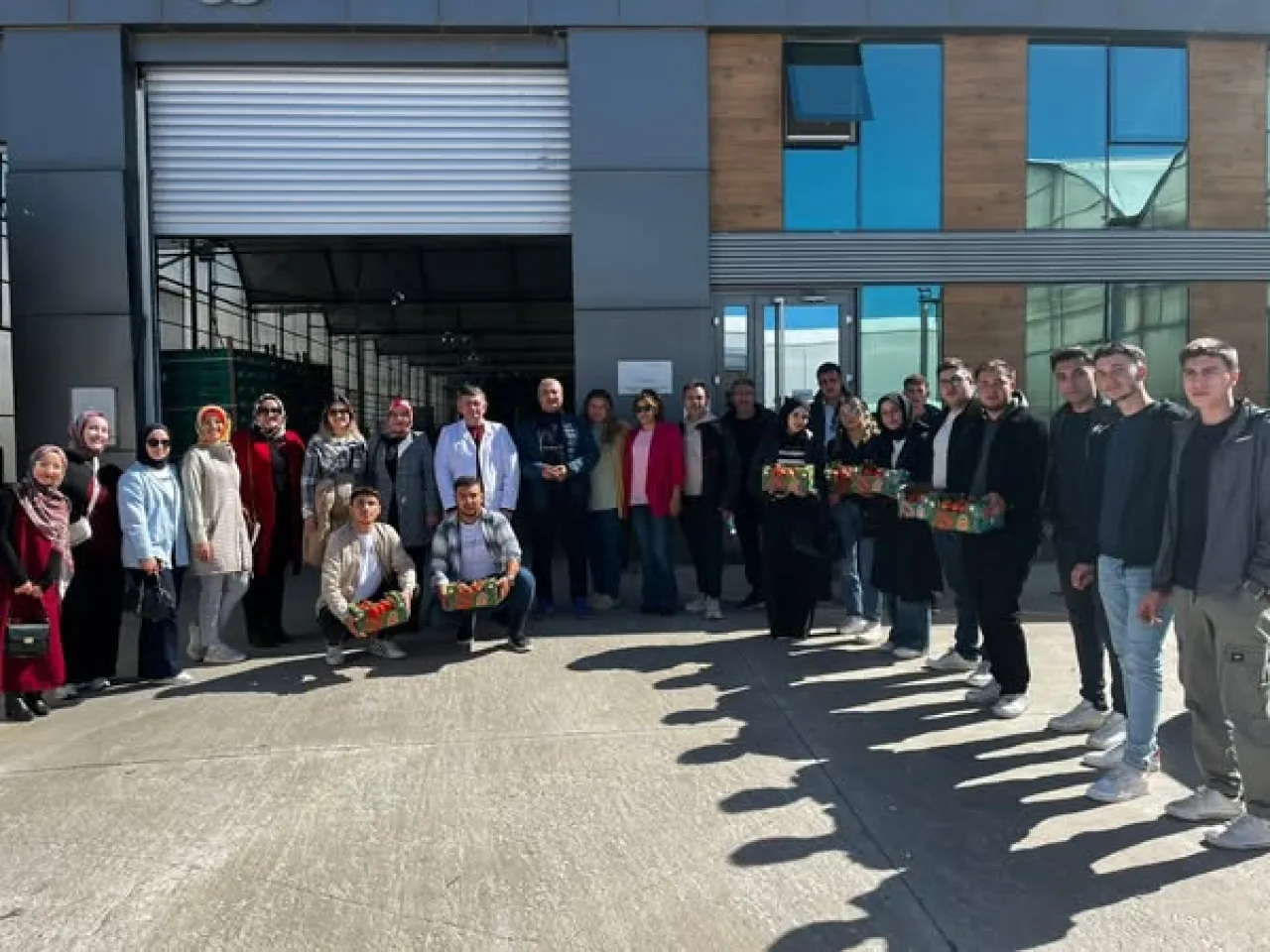 Sandıklı MYO Öğrencileri Seralarda Teknik Bilgi Edindi