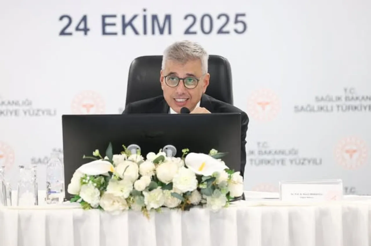 Sağlık Bakanı Memişoğlu, Antalya'da Sağlık Yöneticileri Toplantısı'na Başkanlık Etti